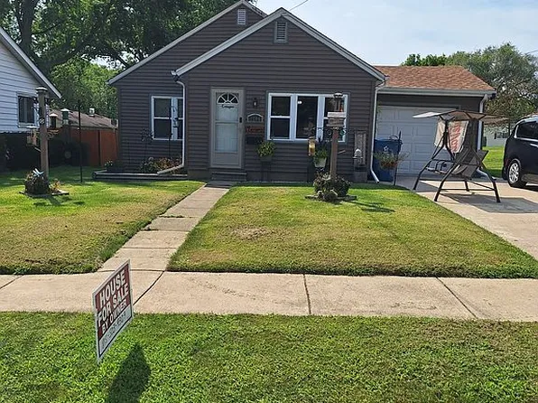 1604 Stroble Ave, Mendota, IL 61342