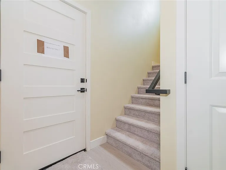 642 W Grand Ave — Photo 10