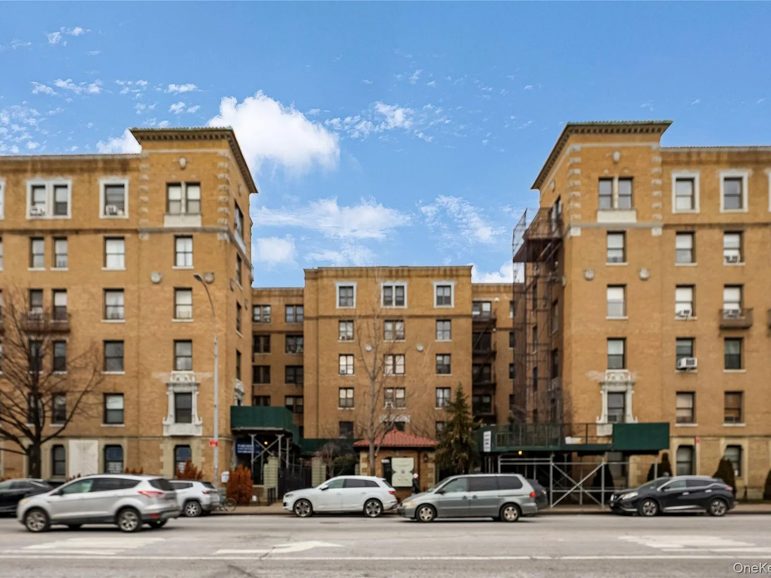 2 bed, 2.0 bath, 950 sqft, $3,500 — Photo 2