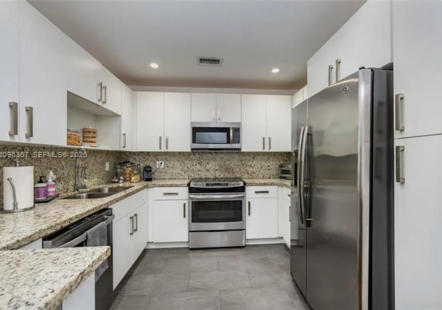 3635 S Le Jeune Rd cu-3635, Coral Gables, FL 33134 — Photo 1