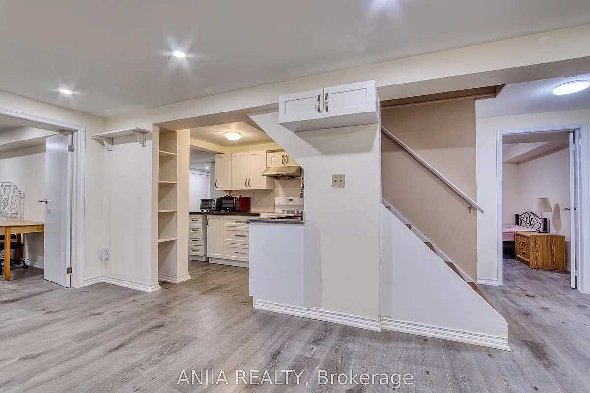 Building Photo - 37 Allangrove Cres #BASEMENT