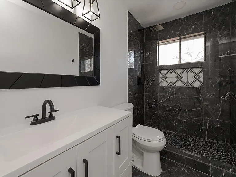 713 Sun Valley Dr — Photo 16