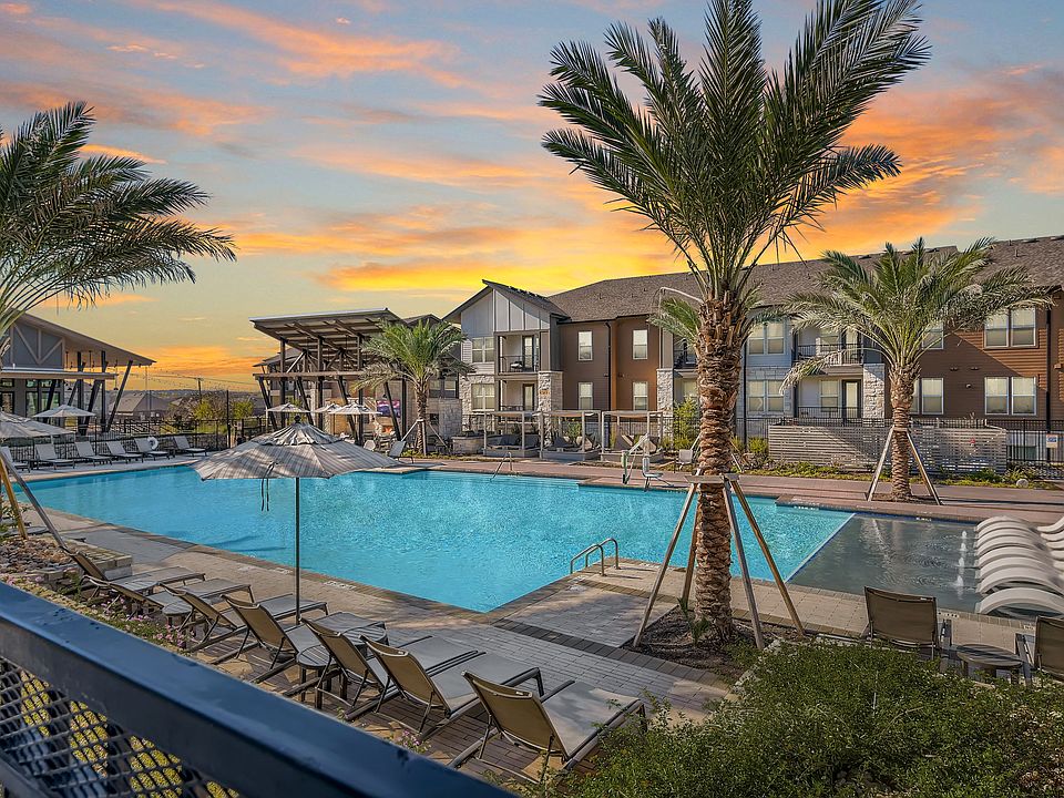 Resort-style swimming pool