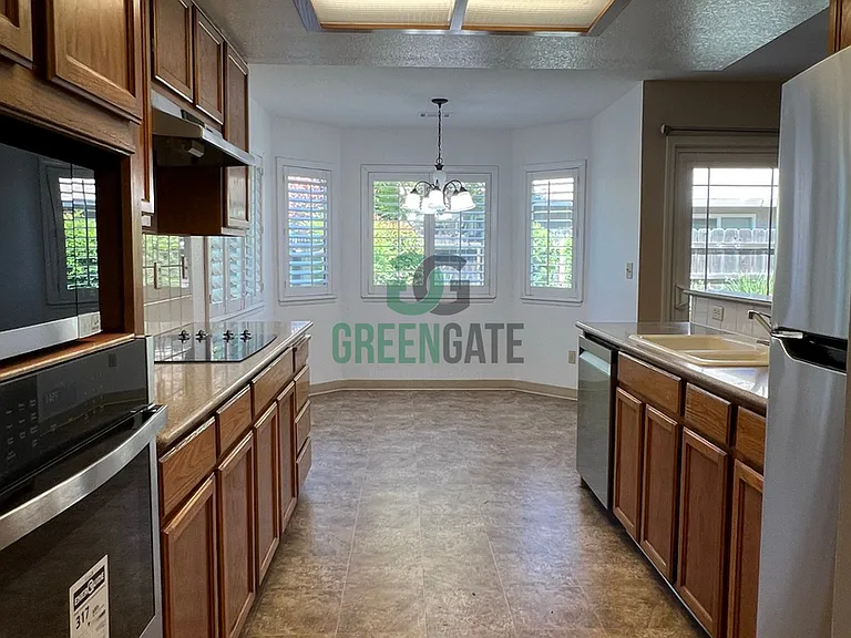 3901 Setrok Ct — Photo 12
