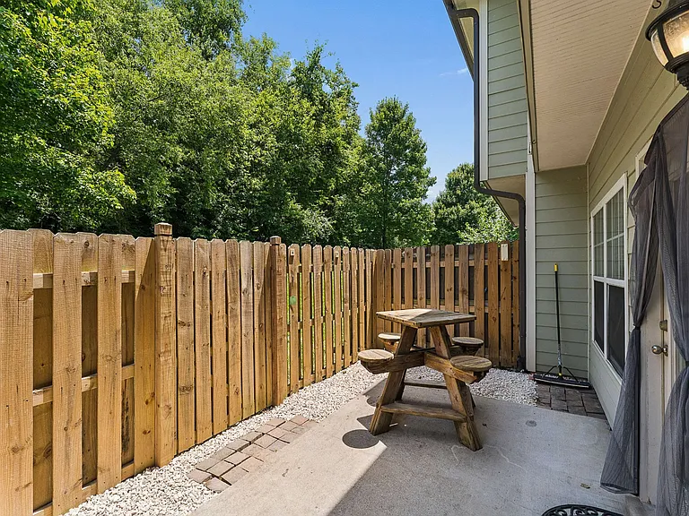 553 Rosedale Ave #107 — Photo 28