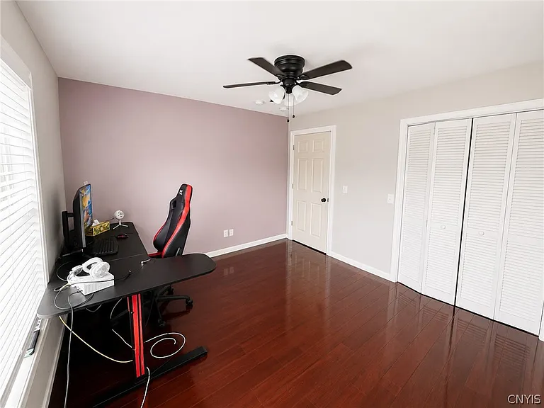 923 Emmett St — Photo 31