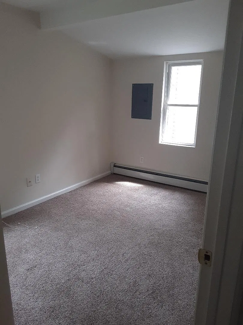 2 bed, 850 sqft, $2,300 — Photo 4