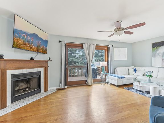 4th image of 1496 Foxcroft Dr