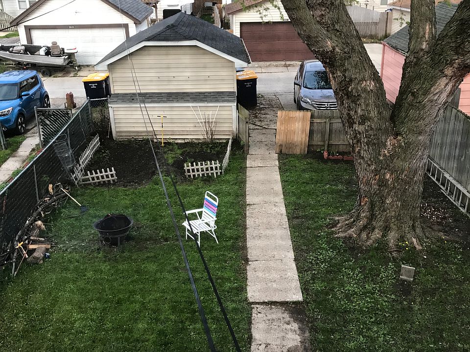 2nd image of 1004 S 74th St