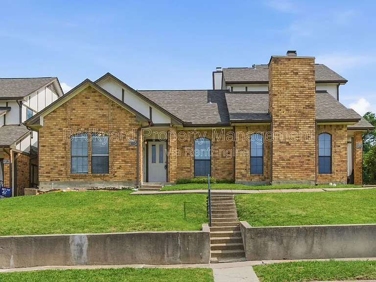 6324 Alissa Dr — Photo 2