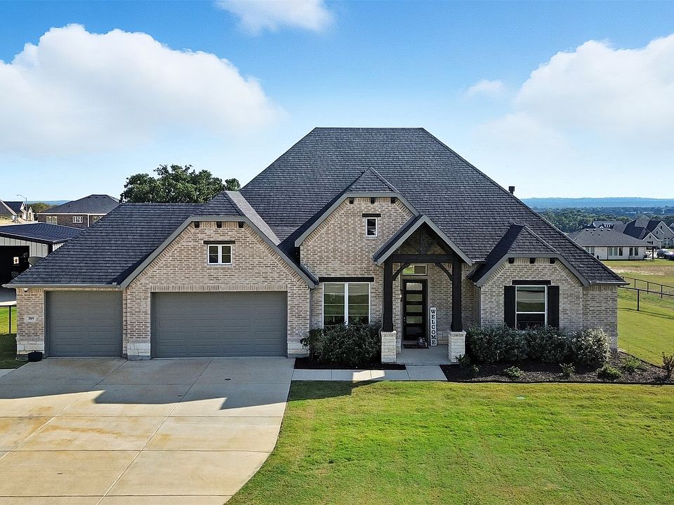 1st image of 305 Monument Pl