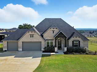 305 Monument Pl, Azle, TX 76020