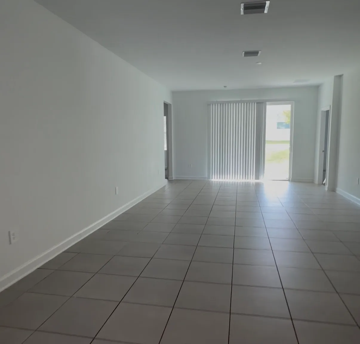 3 bed, 1700 sqft, $2,150 — Photo 2
