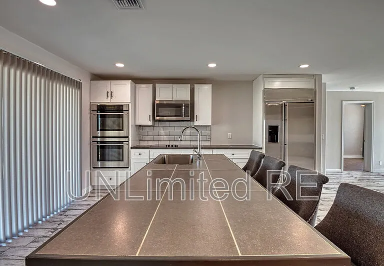 1435 Beefeater Dr — Photo 21