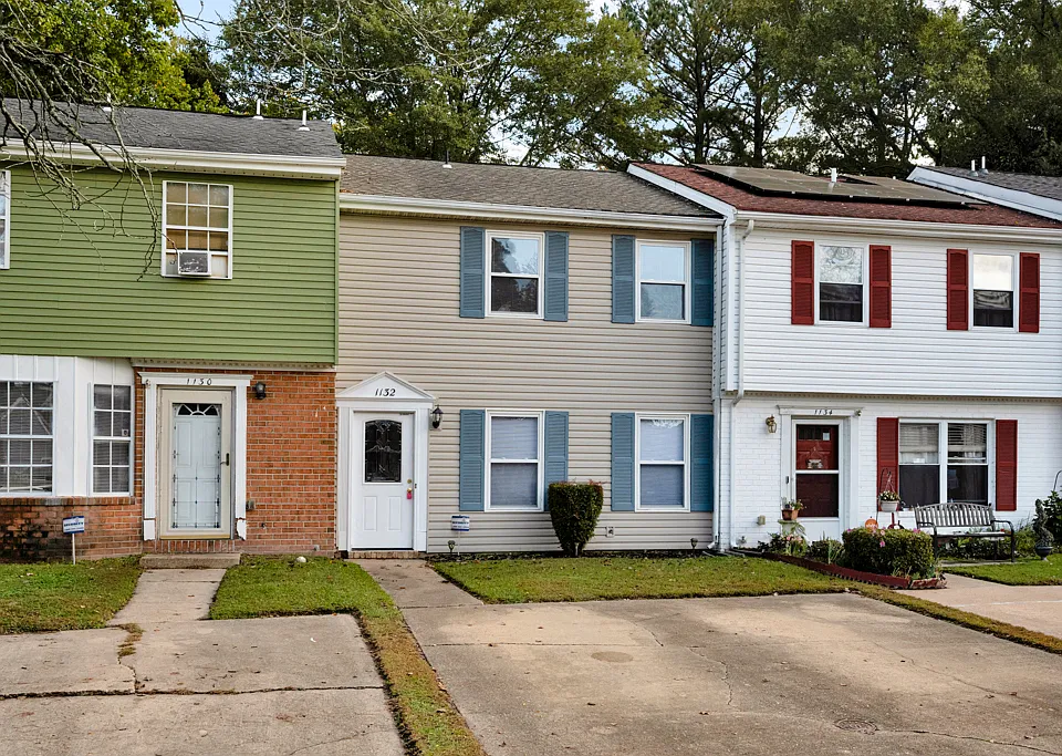 1132 Clear Springs Rd
