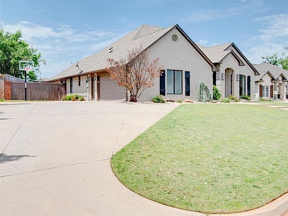 3rd image of 12101 Maple Ridge Rd