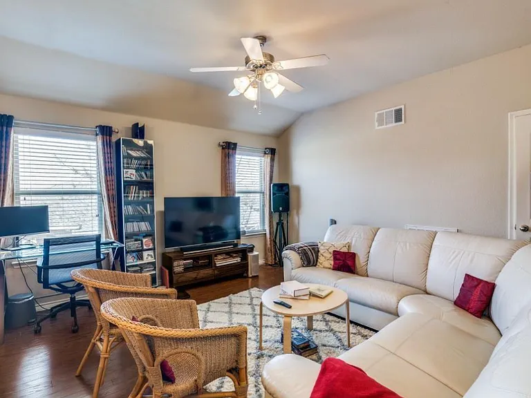 1407 Country Creek Trl — Photo 10