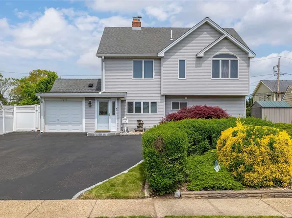 155 Spindle Road, Hicksville, NY 11801