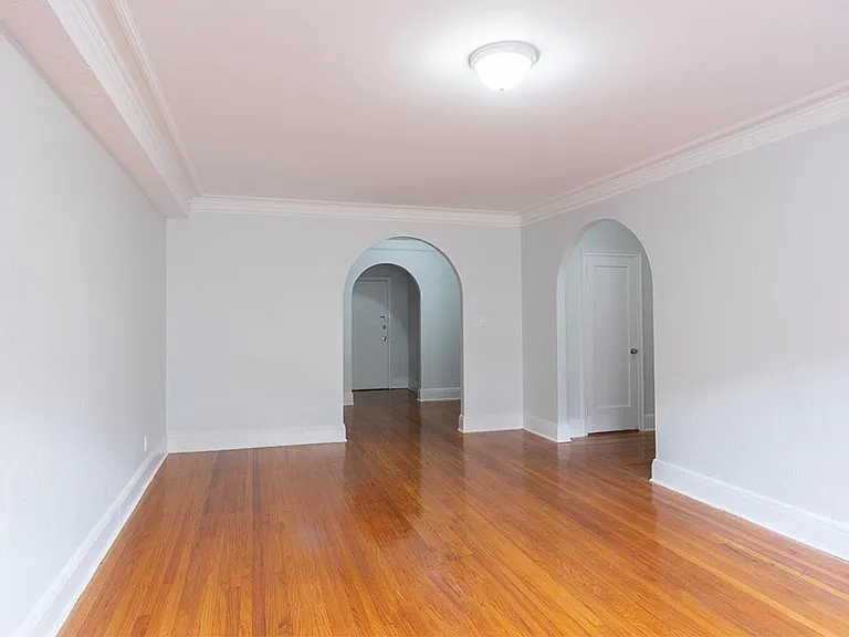 158 S Harrison St — Photo 3