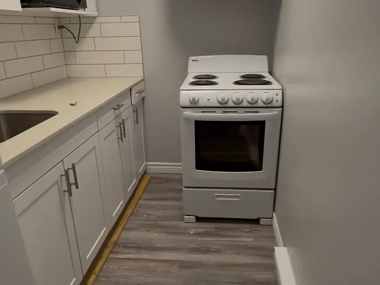 91 Thames St S #204 — Photo 3