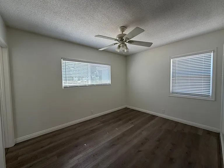 512 La Serena Dr — Photo 3