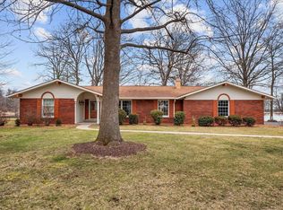 132 Lakewood Dr, Columbia, IL 62236