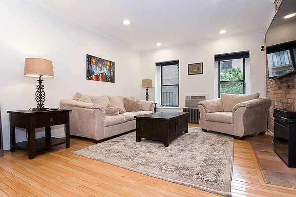 Rented by HH Realty | media 4