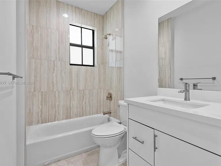 5745 SW 44th Ct #101 — Photo 20