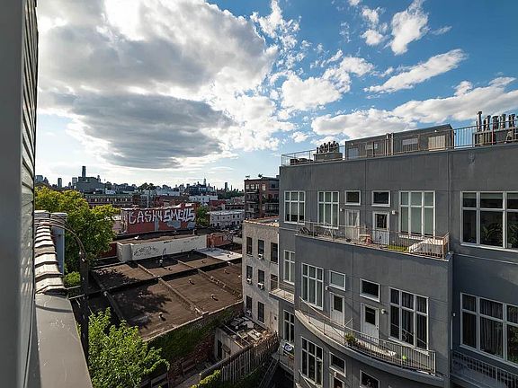 3rd image of 269 Kosciuszko St APT 4