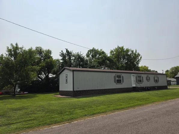 311 N 5th St, Groton, SD 57445