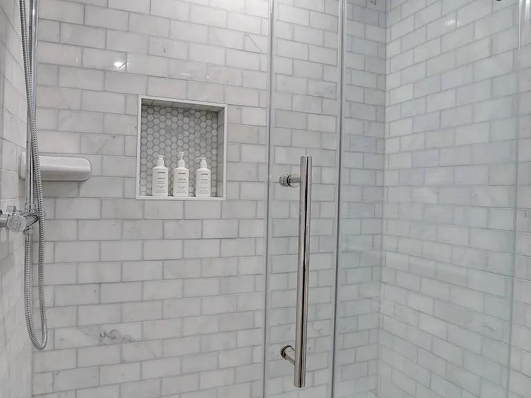 327 E Capitol St SE #B — Photo 23