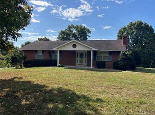 838 Deer Run Rd, Elsberry, MO 63343
