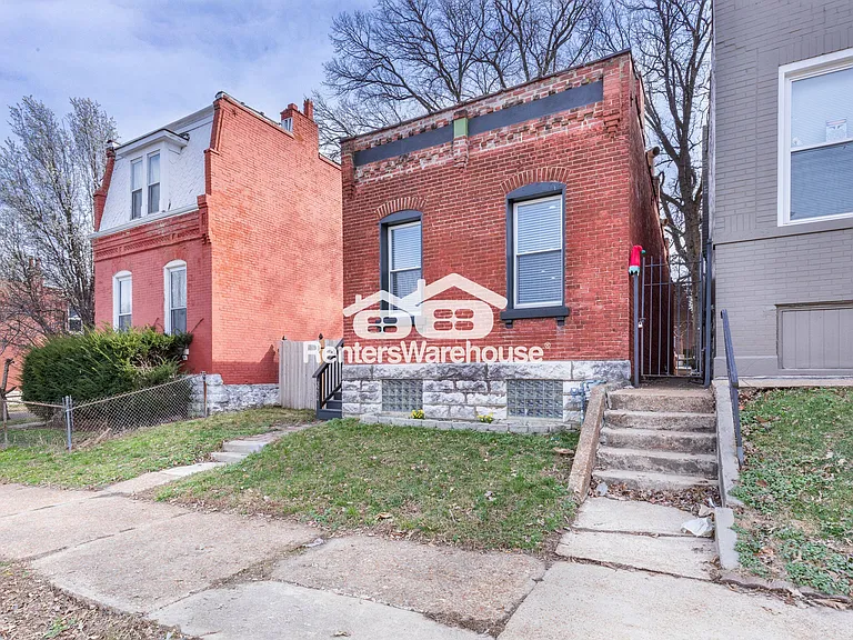 3204 Winnebago St — Photo 2