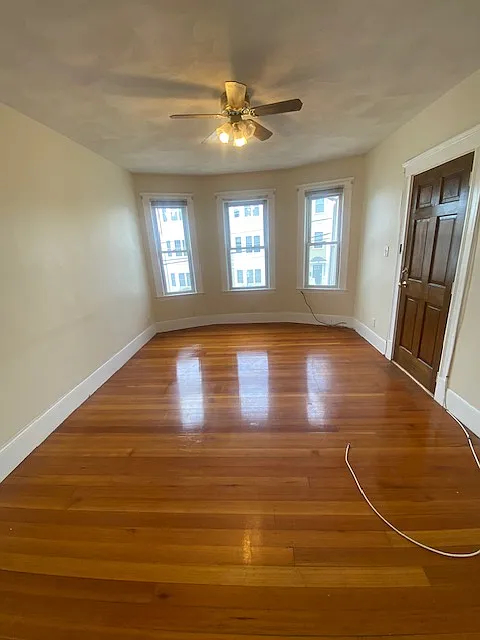 2 bed, 1000 sqft, $3,000 — Photo 1