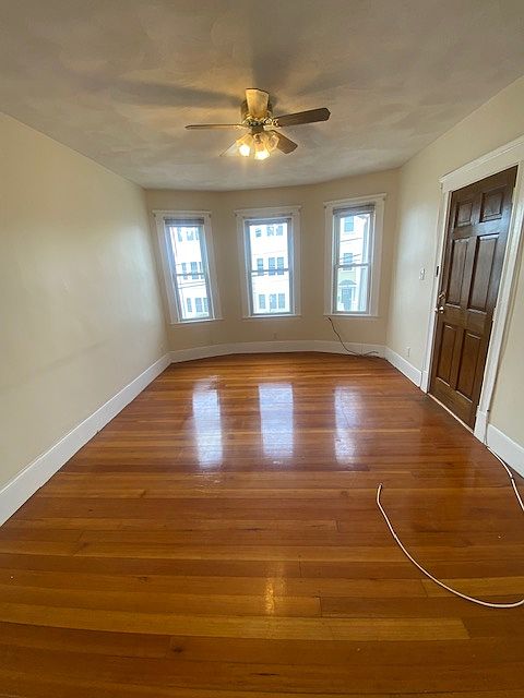 1st image of 9 S Waverly St #2