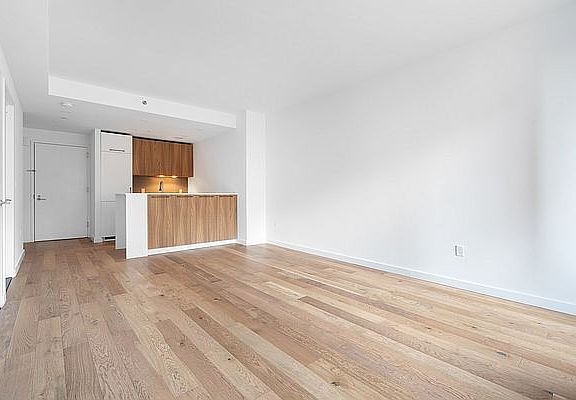 5th image of 445 W 35th St APT 5J