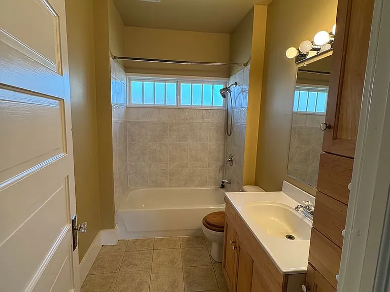 2077 Onyx St — Photo 5