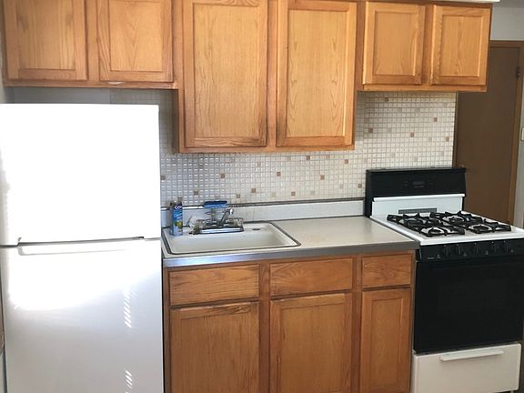 3rd image of 3001-07 Emerson St #1S