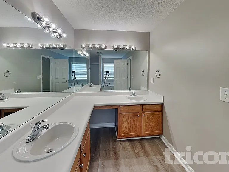 411 Yarrow Way — Photo 8