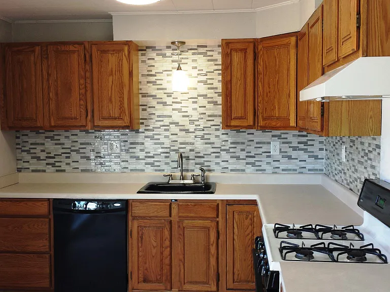 2105 N Bluff Rd — Photo 2