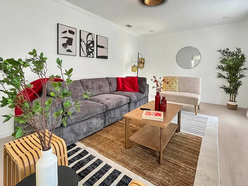 216 Pinecrest Pl #ID1244792P