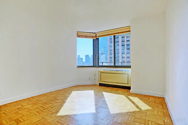 Rented by Anchor Associates | media 19