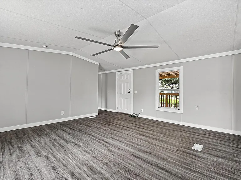 2122 Koster Rd — Photo 8