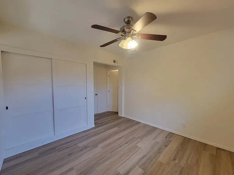 7118 Irondale Ave — Photo 16