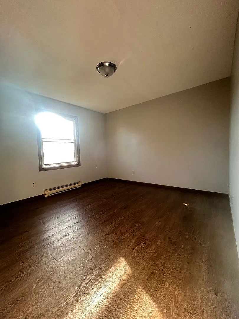 1114 Imperial Circle — Photo 4