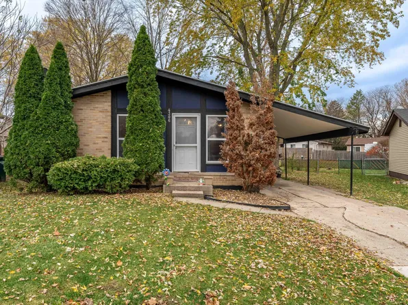 4306 Old Castle Cir, Lansing, MI 48911