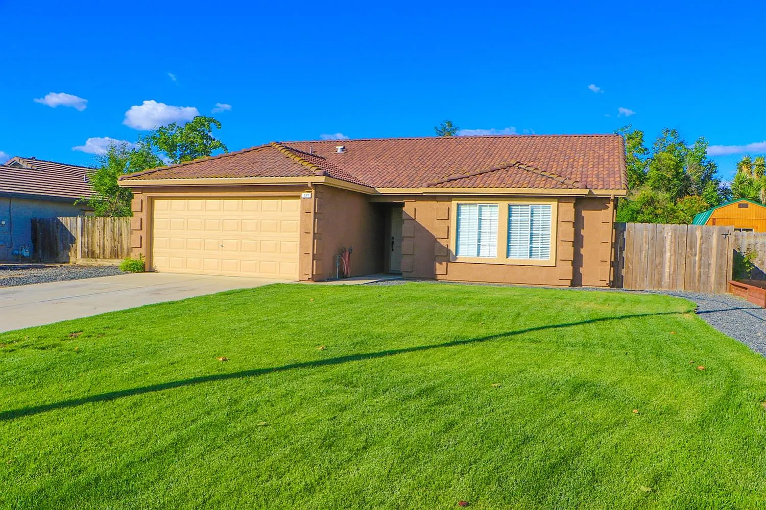 337 S Maag Ave photo 1