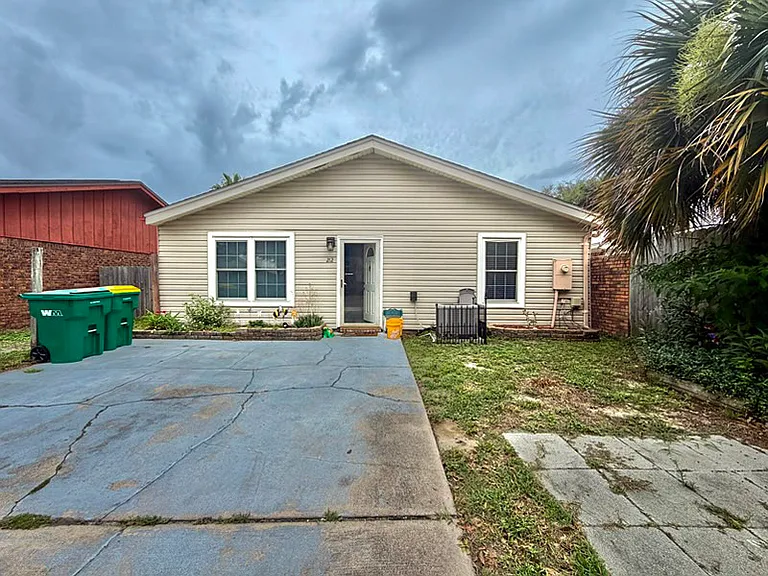 212 Bent Arrow Dr #1 — Photo 1