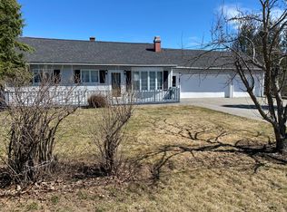 27 Dahlgren St, Caribou, ME 04736