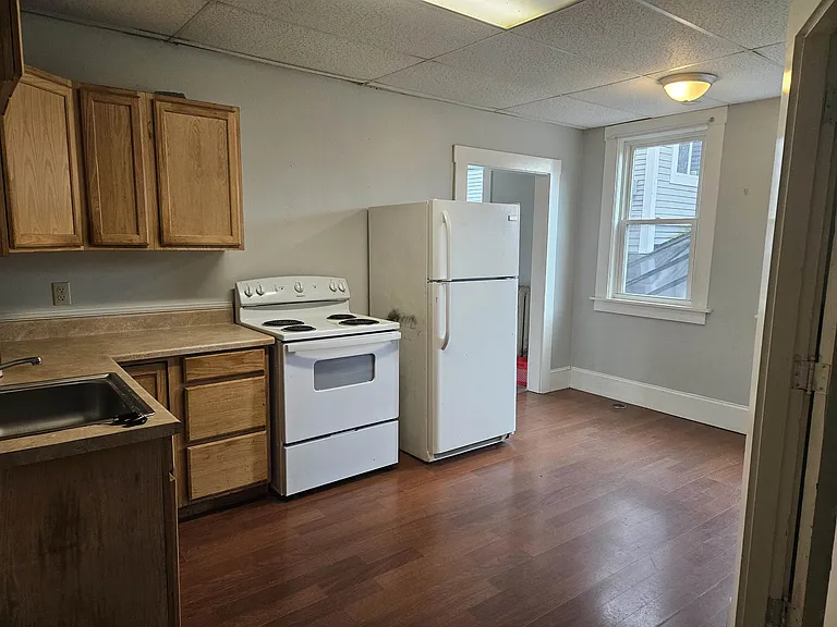 21 S Main St #4 — Photo 8